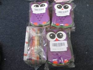 lot 94 image: 4 pks Halloween Pillow Treat Boxes...