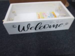 lot 116 image: Rustic Dcor Box...