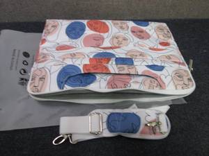 lot 141 image: Laptop Messenger Bag...