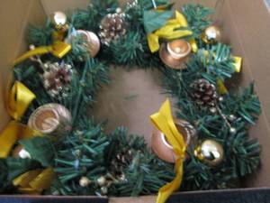 lot 158 image: Holiday Centerpiece...