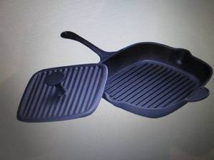 lot 165 image: 11 Pre-seasoned Cast Iron Grill Pa...
