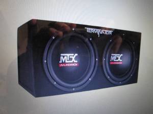 lot 168 image: MTX Terminator 1200-Watt Dual Subwo...