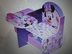 lot 170 image: Disney Minnie Mouse Chair Desk with...