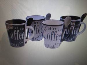 lot 185 image: Gibson Bareggio Stoneware Coffee Mu...