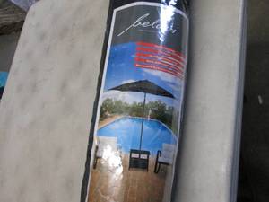 lot 211 image: 7.5 ft Patio Umbrella...