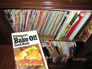 Contents in bookcase including 40 ...