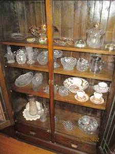 Lot of crystal bowls, plates, demit...