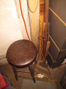 Wood yard sticks, long handle malle...