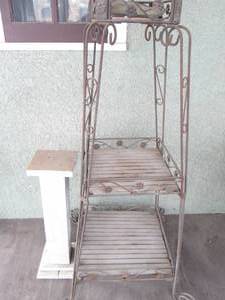 5 Metal framed three tiered taperi...