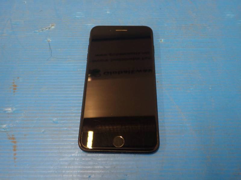 Lot of 2 Apple&nbspiPhone 7 Plus A1661  128GB of storage  carrier unlocked  includes charging cables  both phones have the same specs