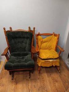 2 VINTAGE ROCKING CHAIR