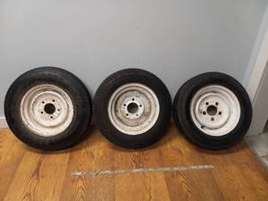3 TRAILER WHEELS WITH RIMS