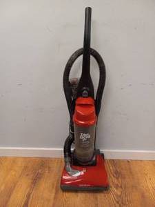 DIRT DEVIL VACUUM