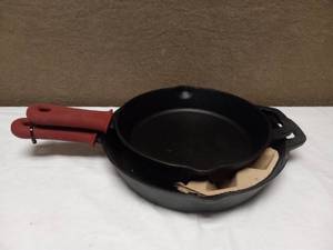 2 TRAMONTINA CAST IRON SKILLETS