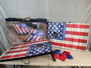 lot 18 image: New Bean Bag Board Set - Needs Small Repair