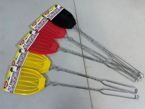 lot 32 image: 10 New Fly Swatters