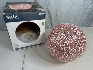 lot 58 image: Solar Light Gazing Ball