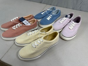 lot 136 image: 4 New Pairs Universal Thread Shoes Size 6W