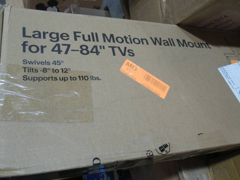 lot 71 image: Best Buy essentials - Full Motion TV Wall Mount for 4784 TVs - Black