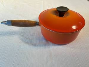 barely used Le Creuset P18 sauce pan with matching lid