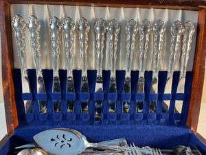70-piece Community silverware collection in wooden case