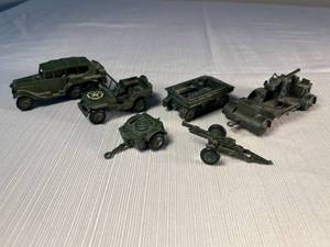 vintage Dinky Toys military vehicle collection - made in England