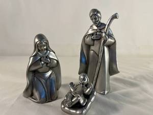pewter nativity figurines