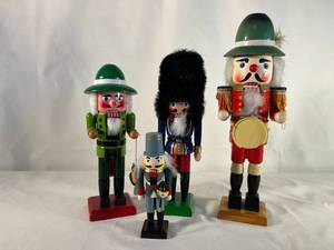 4 wooden nutcrackers