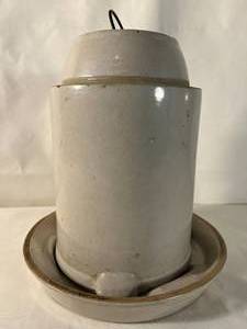 Red Wing Ko-Rec Feeder in great condition