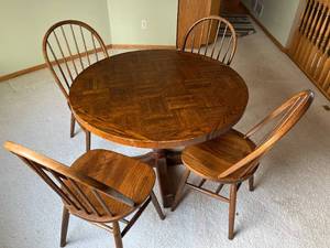 heavy duty round oak table with 4 chairs