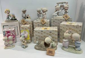 lot 4 image: Precious Moments Figurines In original Boxes
