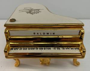 lot 14 image: Vintage Liberace Piano Music Box Signed Liberace Foundation Performing And Creative Arts (Works)