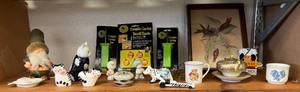 lot 35 image: Shelf Full Of Misc. Vintage Items