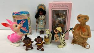 lot 58 image: Group Of Vintage Toys Including Et Talking (Works But Mumbles) And More