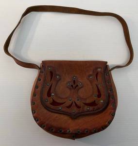 lot 135 image: Vintage Handmade Leather Handbag