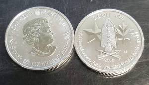 1 TROY OZ .999 FINE SILVER 2 X � OZ 2015 CANADA