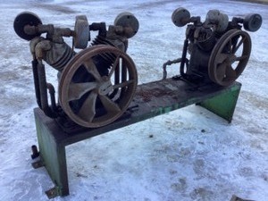 lot 30 image: Air compressor heads