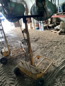 lot 125 image: Bulldog Power Tower - dual lamp