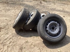lot 96 image: Tires (4) wrims plus 1 spare