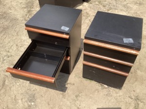 lot 104 image: Metal 3 drawer file cabinet (2)