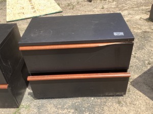 lot 105 image: Metal 2 drawer file cabinets (5)
