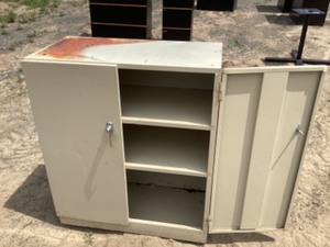 lot 107 image: Metal Cabinet
