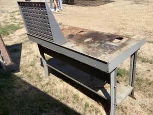 lot 35 image: Metal Work bench