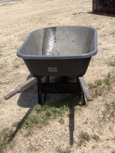 lot 138 image: True Temper Wheel Barrow