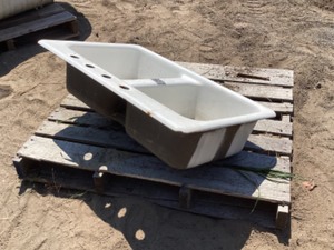 lot 58 image: Cast Iron Sink