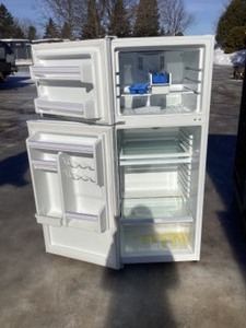 lot 128 image: Haier Refrigerator