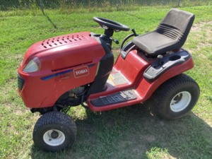 lot 25 image: Toro LX 420 Cam Twin Lawnmower