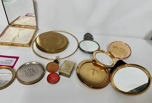 lot 6 image: Vintage Jewlery Denmark Vanity Mirror