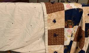 lot 7 image: Full Size Patchwork Quilt
