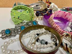 lot 24 image: 30 plus mix bracelets jewelry